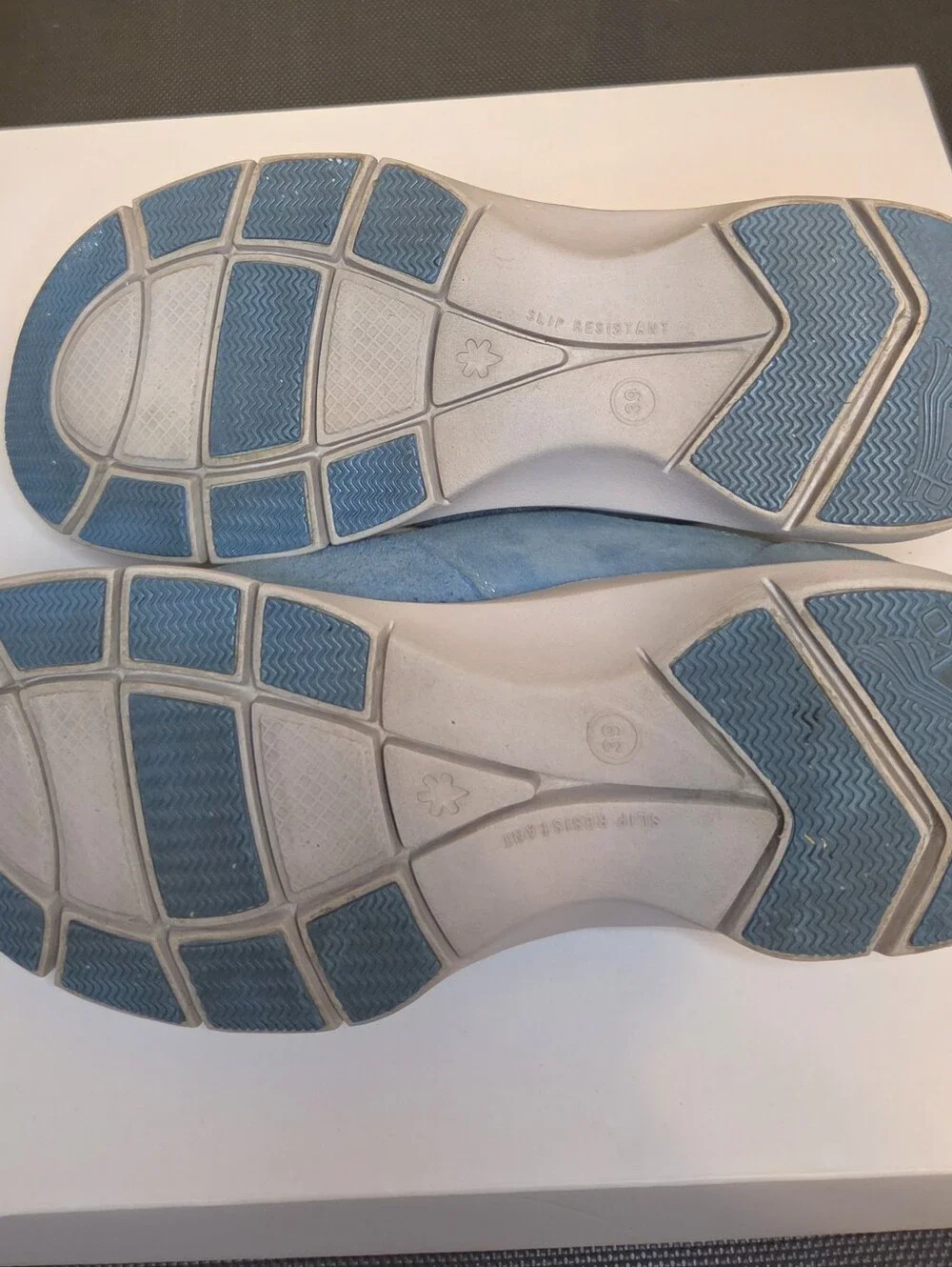 Dansko Women’s Size 39 (8.5 US) Elise Blue & Green Suede Casual Comfort Sneakers